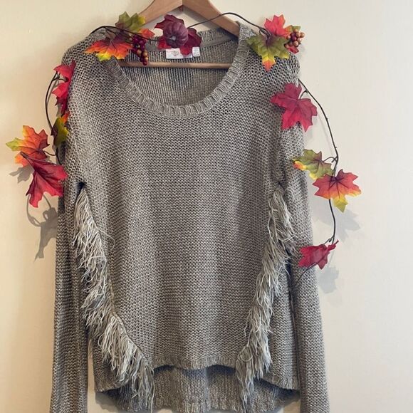 R D Style | Fringe Trim Knit Sweater - Picture 14 of 15